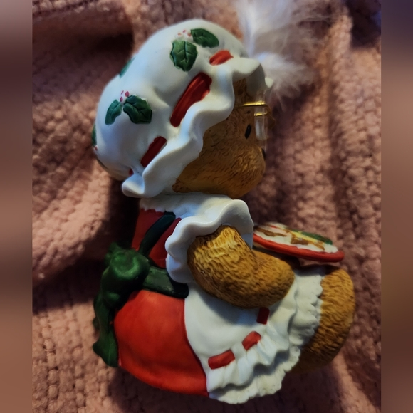 Limited Edition Figure by Lucy Rigg- Mrs. Claus - Picture 2 of 5